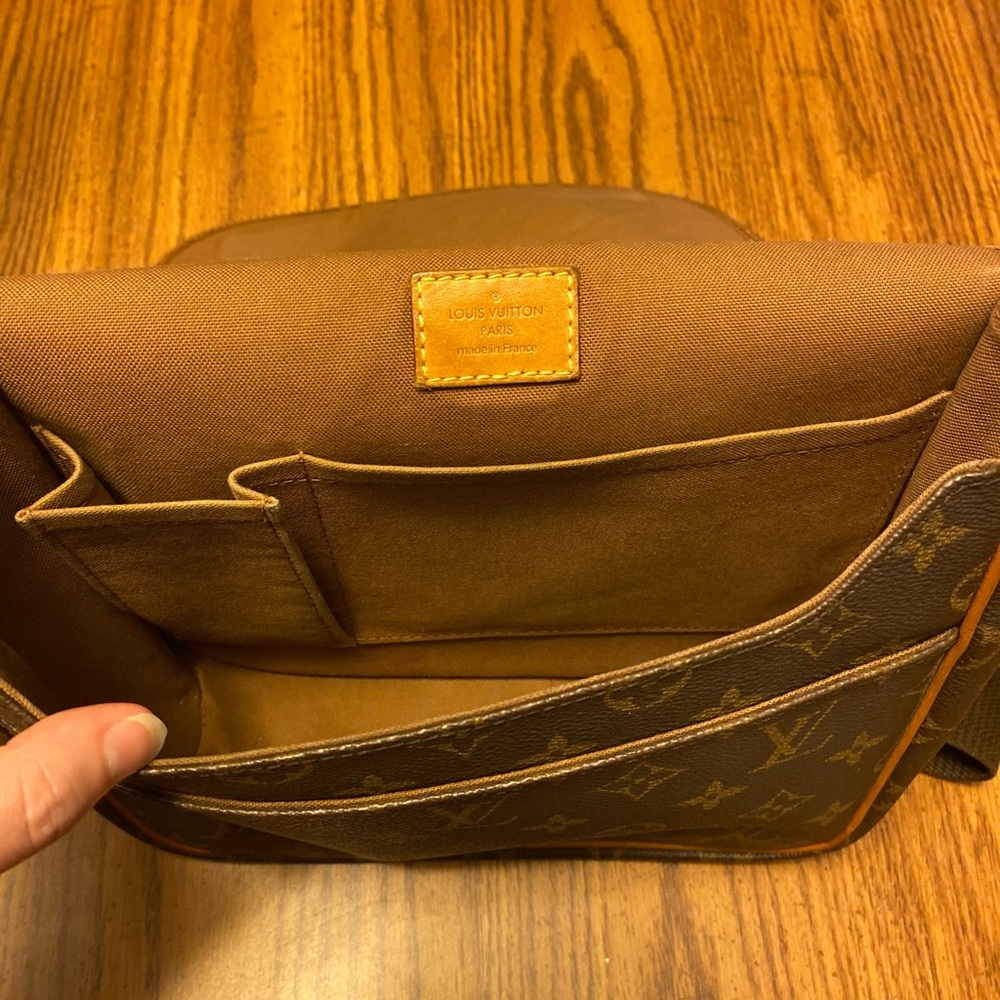 SOLD🔅Louis Vuitton Bosphore Crossbody Bag - Picture 6 of 15